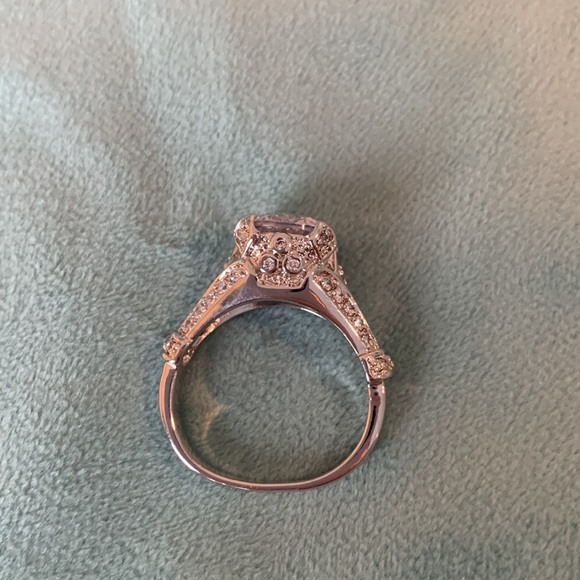 Macy’s CZ 2 CT Ring Size 7/8 - Picture 9 of 9